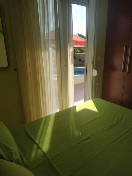 Greek Style Ground Floor Apartment & Pool Jaliszósz Kültér fotó