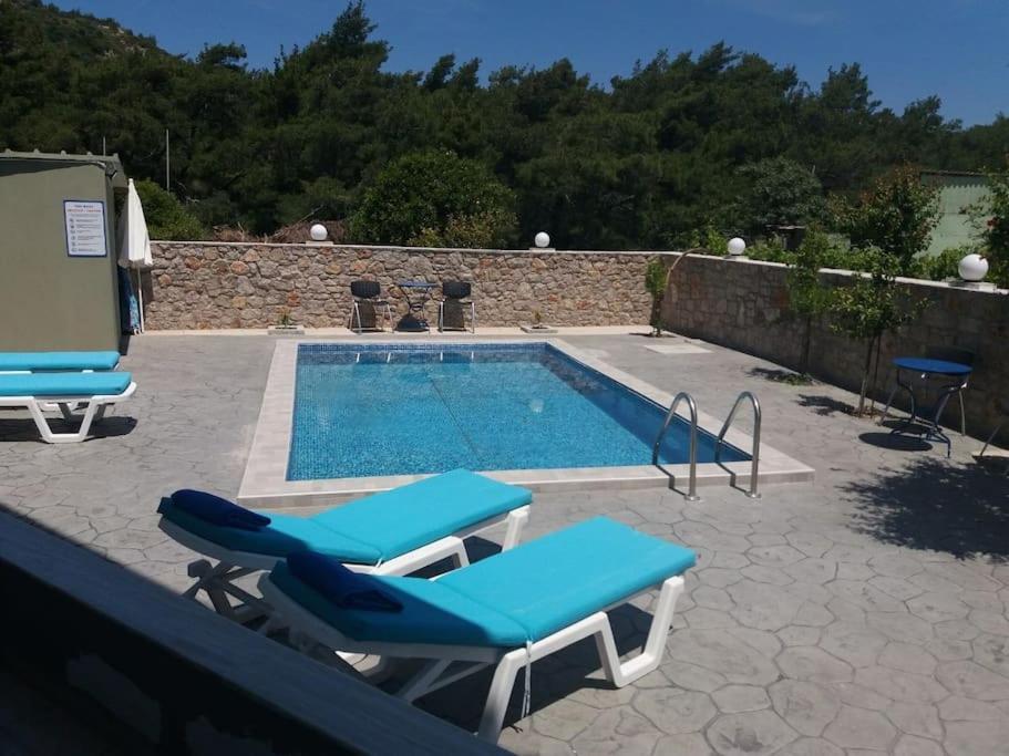 Greek Style Ground Floor Apartment & Pool Jaliszósz Kültér fotó