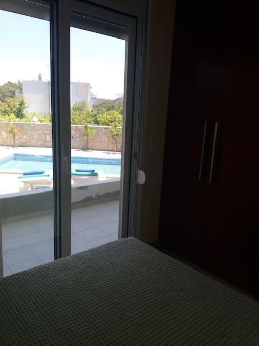 Greek Style Ground Floor Apartment & Pool Jaliszósz Kültér fotó