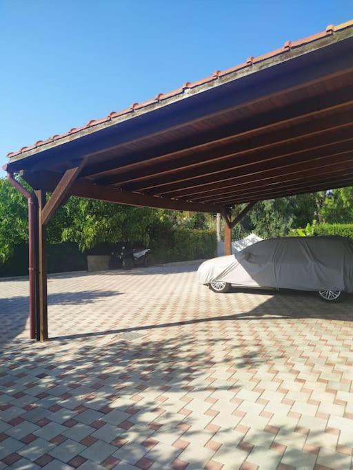 Greek Style Ground Floor Apartment & Pool Jaliszósz Kültér fotó