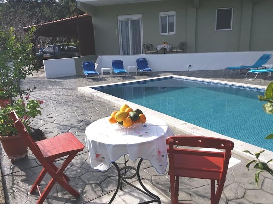 Greek Style Ground Floor Apartment & Pool Jaliszósz Kültér fotó