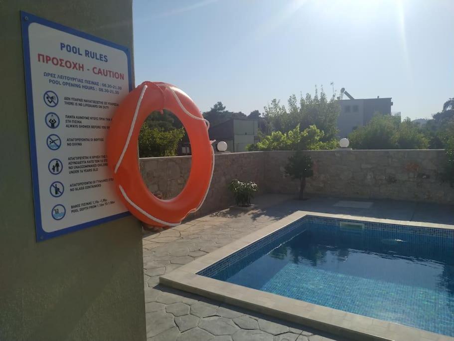 Greek Style Ground Floor Apartment & Pool Jaliszósz Kültér fotó