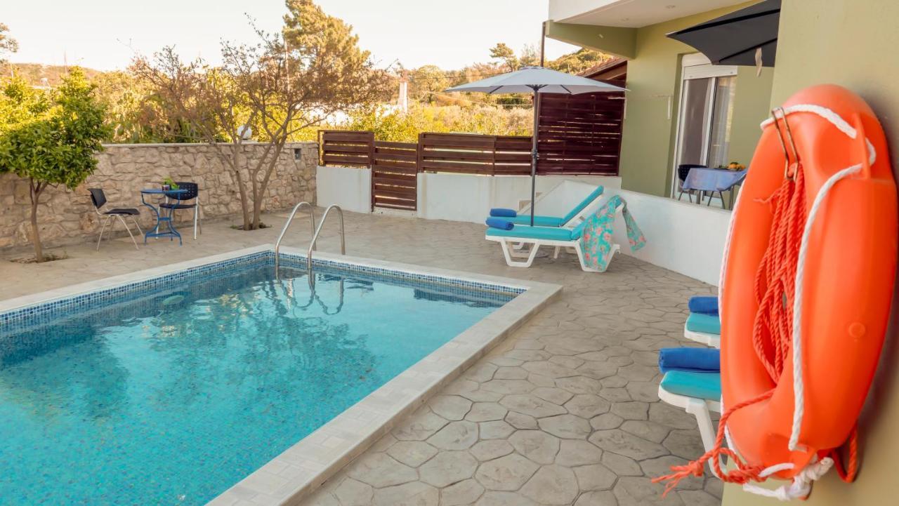 Greek Style Ground Floor Apartment & Pool Jaliszósz Kültér fotó